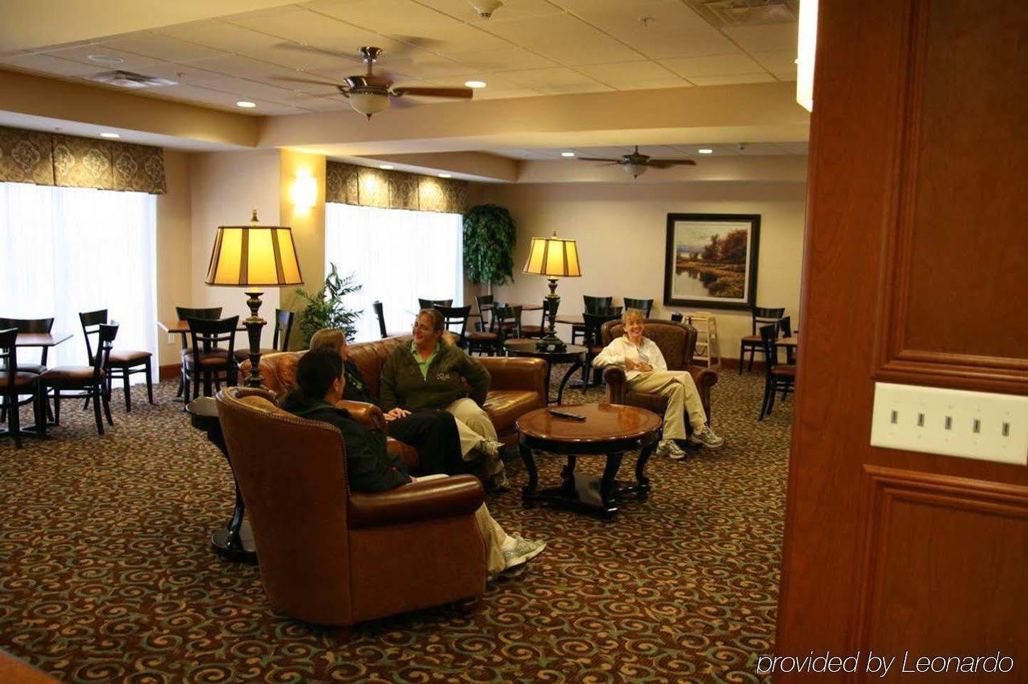 Hampton Inn Watertown Beltér fotó